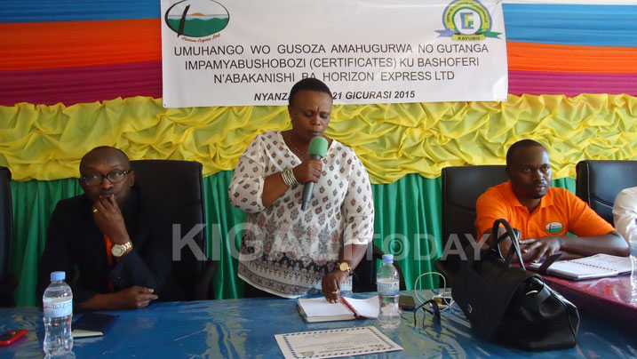 Senateri Mukakalisa Jeanne d'Arc ngo asanga amahugurwa nk'aya akenewe cyane no mu bindi bigo bitwara abagenzi mu Rwanda.