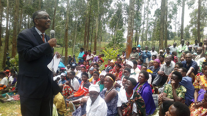 Senateri Musabeyezu asaba abanyaburera kubakira ku byo intwari zabagejejeho nabo baharanira kuba intwari.
