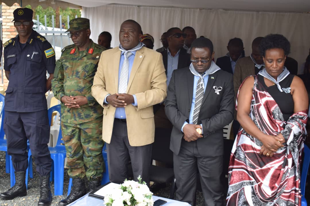 Senateri Uwimana Consolee ari mubitabiriye igikorwa cyo gusoza icyumweru cyo kwibuka ku nshuro ya 25 Jenoside yakorewe Abatutsi