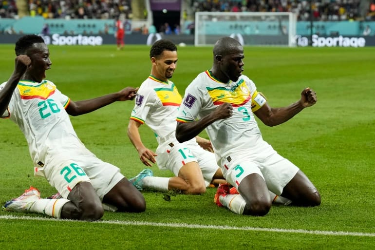 Abakinnyi ba Senegal bishimira igitego