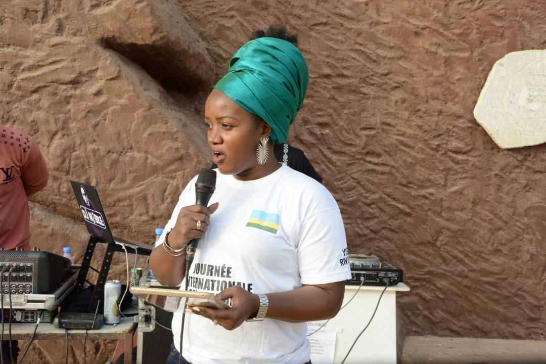 Visi Perezida wa ACRS, Antoinette Habinshuti ageza ikiganiro ku bitabiriye kwizihiza Umunsi Mpuzamahanga w'Abagore