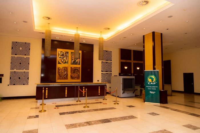 Icyumba cya Serena Hotel kizaberamo inama kirateguye