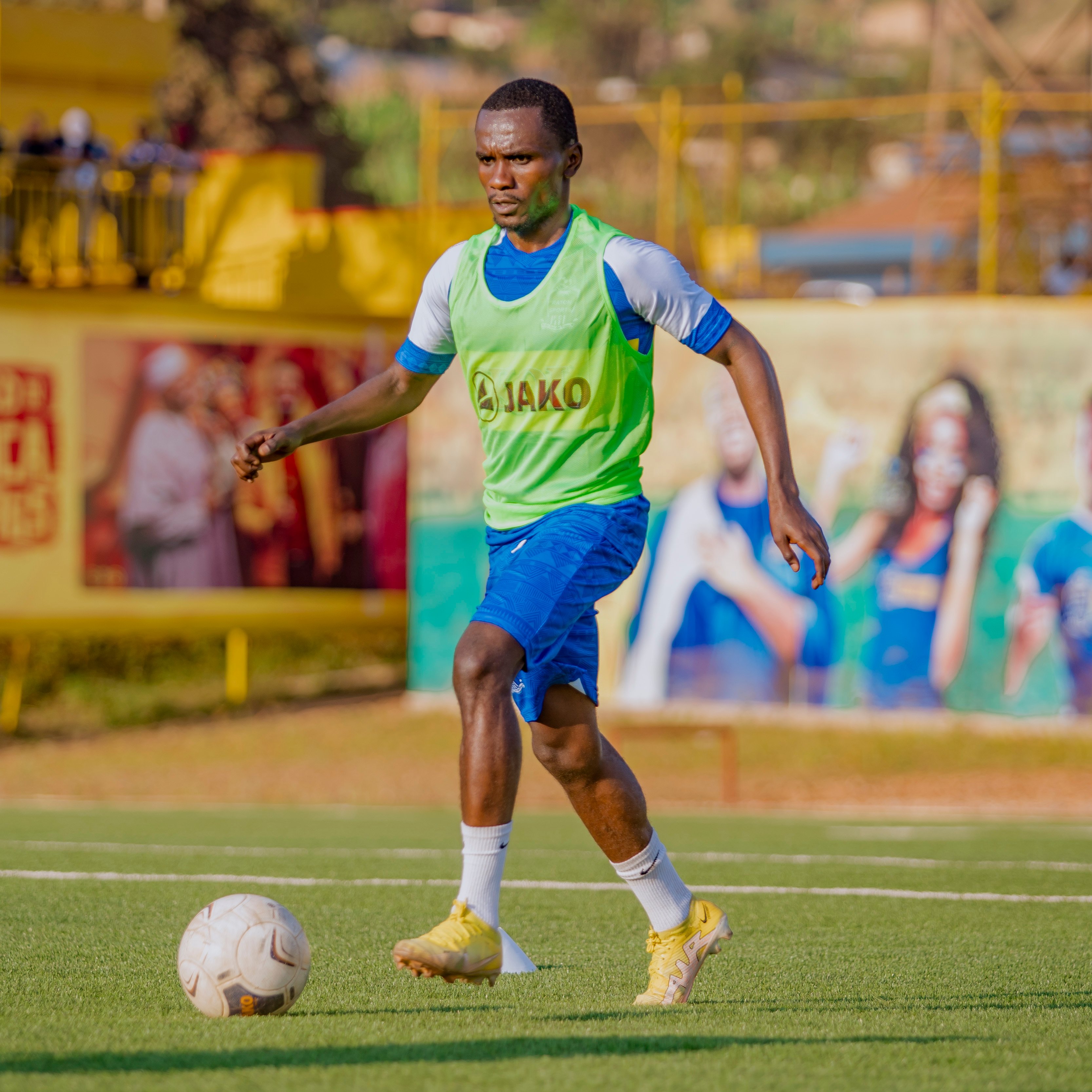Serumogo Ally mu myitozo ari mu mwambaro ya Rayon Sports ku nshuro ya mbere 