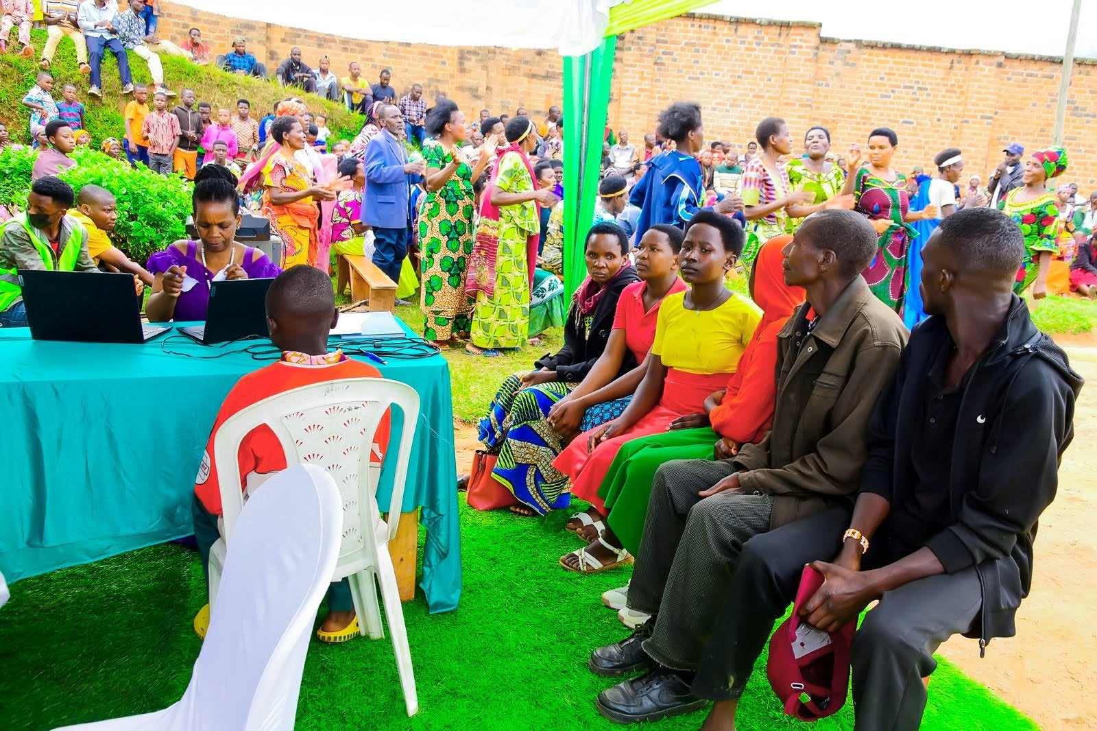 Abaturage bifuza ko bakoroherezwa mu kubona serivisi z'irangamimerere