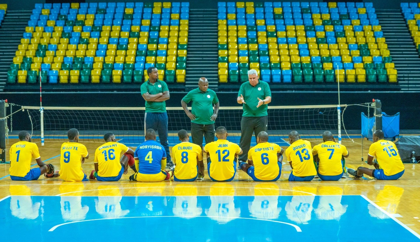 Mbere y'imyitozo babanje kuganira n'umutoza