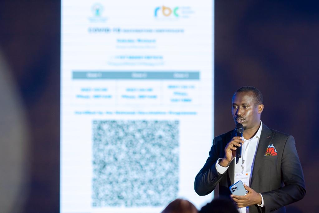 Dr Gakuba Richard ushinzwe ikoranabuhanga mu buvuzi muri Minisiteri y'Ubuzima, yasobanuye ibyerekeranye n'iri koranabuhanga