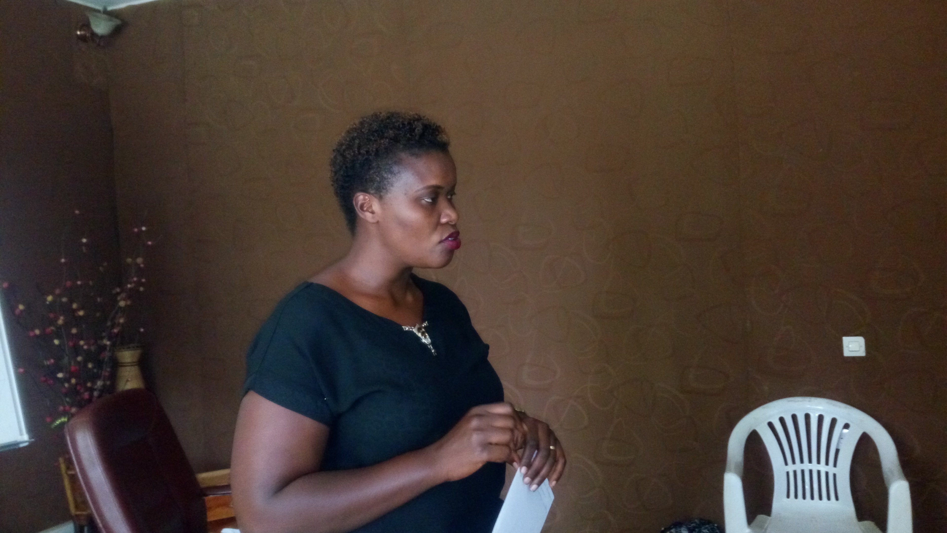 Solange Umutesi, umuyobozi w'Akarere ka Nyanza wungirije ushinzwe imibereho myiza, ati hari n'abana bafite ababyeyi bakeneye ba Marayika murinzi