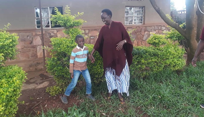 Mugisha Gabriel ari kumwe n'umubyeyi umurera, Gahongayire Jeannine