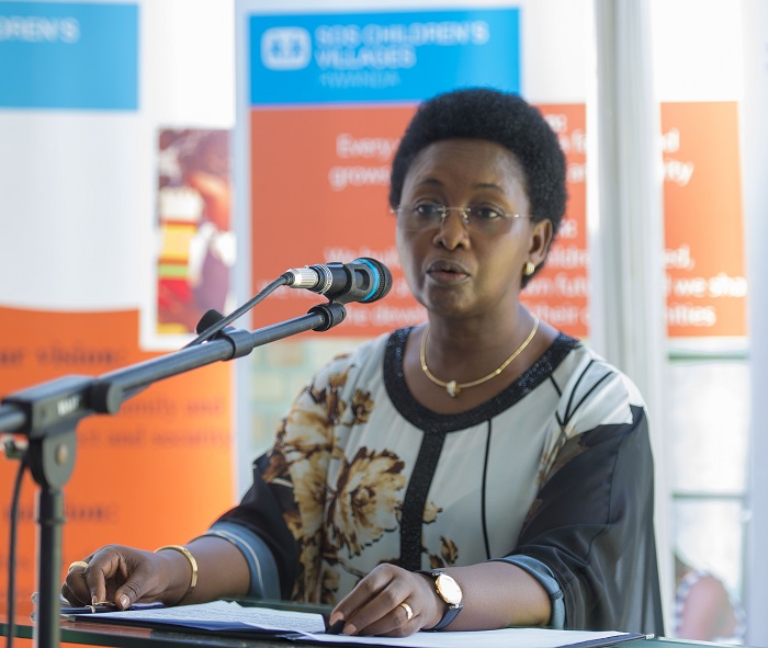 Minisitiri w'uburinganire n'iterambere ry'umuryango Solina Nyirahabimana