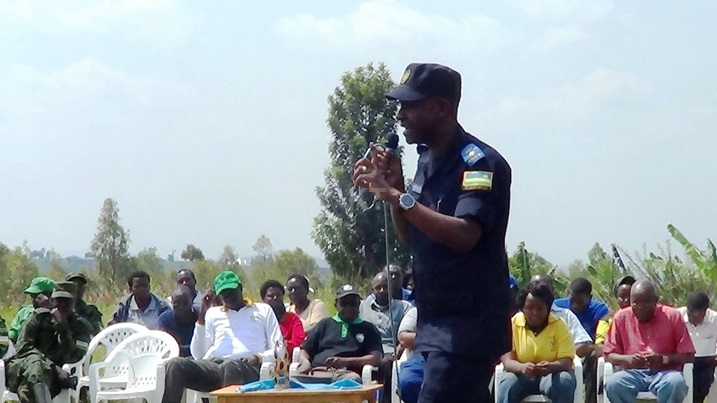 SS Muheto ashimira abaturage uko bakomeje gutanga amakuru y'ahakekwa abagizi ba nabi.
