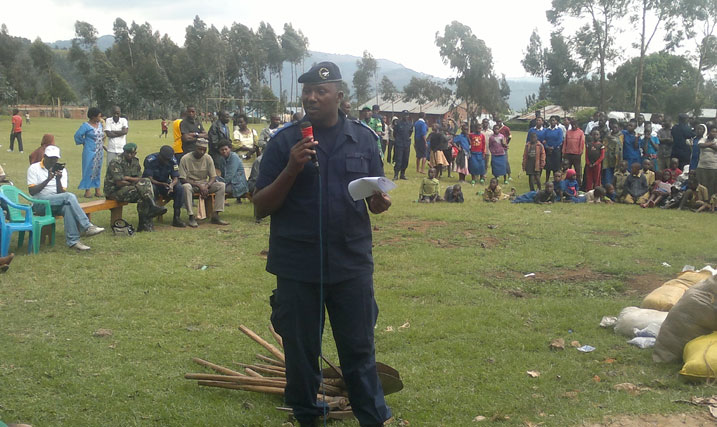 Ukuriye Polisi mu karere ka Burera, SSP Felix Rutayisire, avuga ko abantu batandatu biyahuye kubera ingaruka z