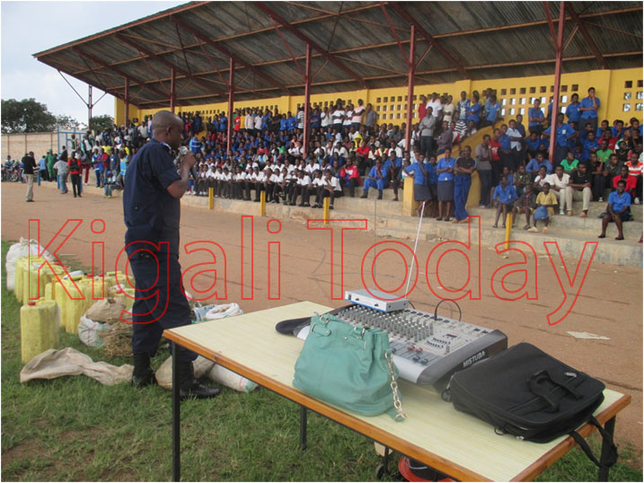  S.SptFrancis Muheto atanga inama zo kwirinda ibiyobyabwenge. 