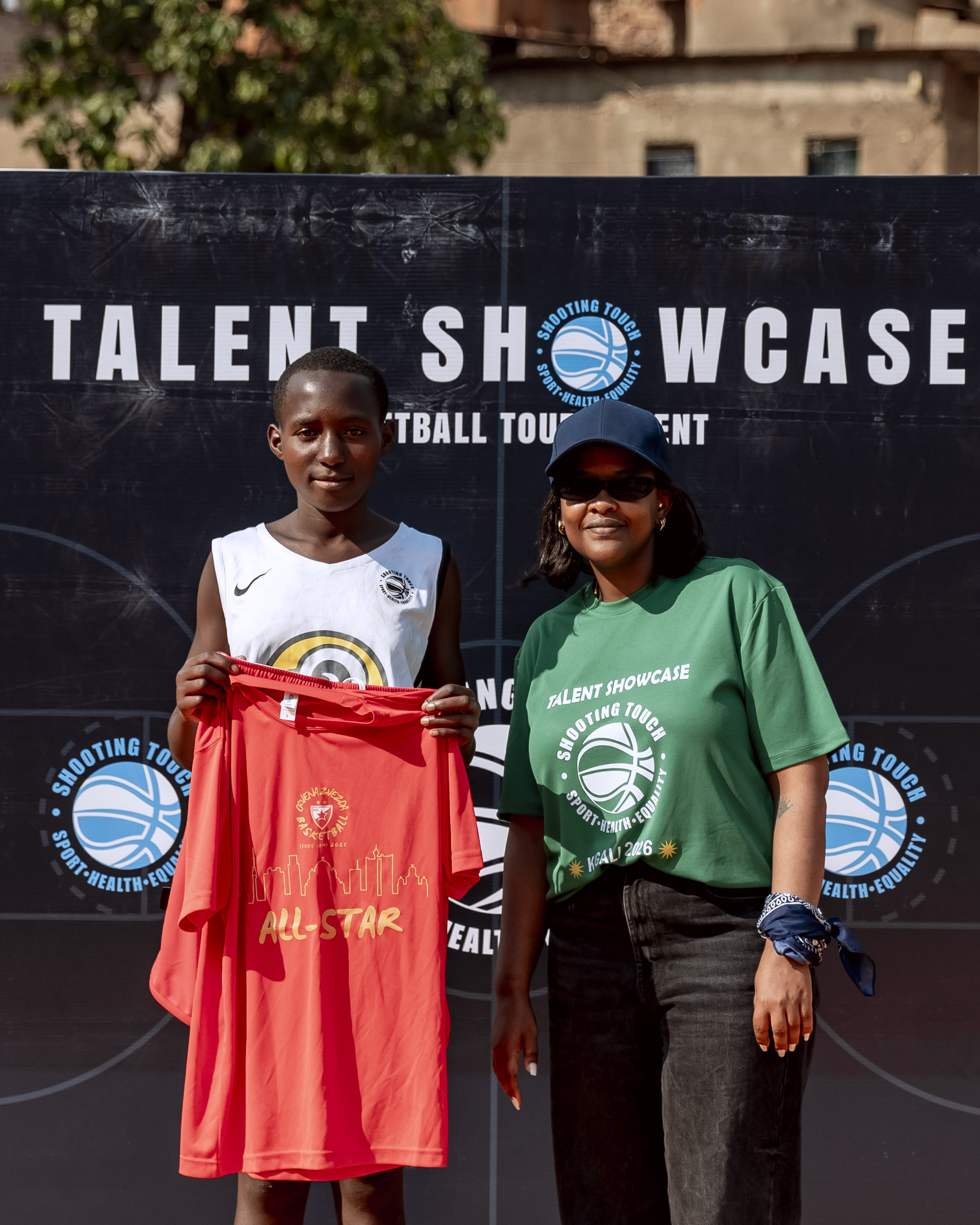 Umuhoza Christelle umuyobozi muri Shooting Touch, avuga ko bateguye iki gikorwa bagamije guha amahirwe urubyiruko rukina Baskteball muri