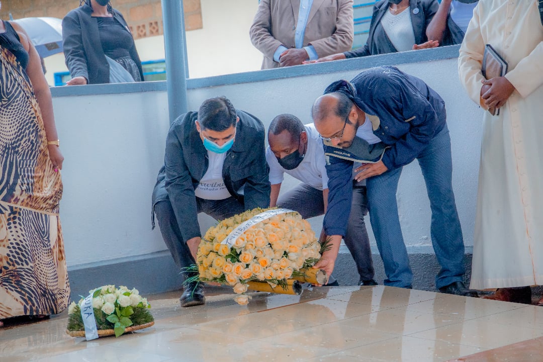 Bunamiye inzirakarengane zishyinguye mu rwibutso rwa Jenoside rwa Sovu