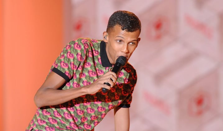 Stromae ni umuhanzi umaze kumenyekana ku isi, afite inkomoko mu Rwanda.