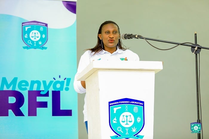Guverineri w'Intara y'Amajyepfo Alice Kayitesi ari mu bitabiriye icyo gikorwa