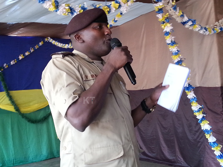 Sup of Prison Mugisha Vienny avuga kuba wafunga ukagerekaho no kwiheba warwara igifu n'ibindi birwa. ariyo mpamvu babafasha mu kudaherwa no kwigunga