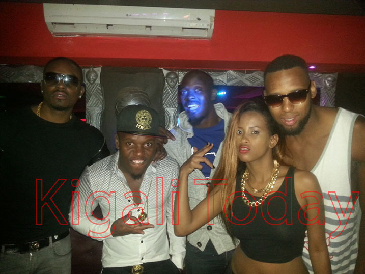 Tayo, Permithias, Frank Joe, Esther na Nhlanhla ubwo bagendaga bishimisha mu mujyi wa kigali ku mugoroba wo ku wa kane tariki ya 26 Werurwe 2015.