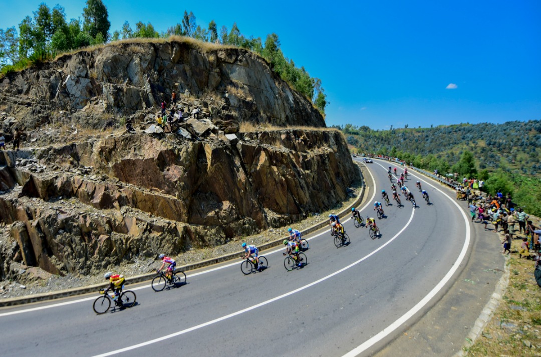 Tour du Rwanda inyura ahantu henshi hari ibyiza nyaburanga