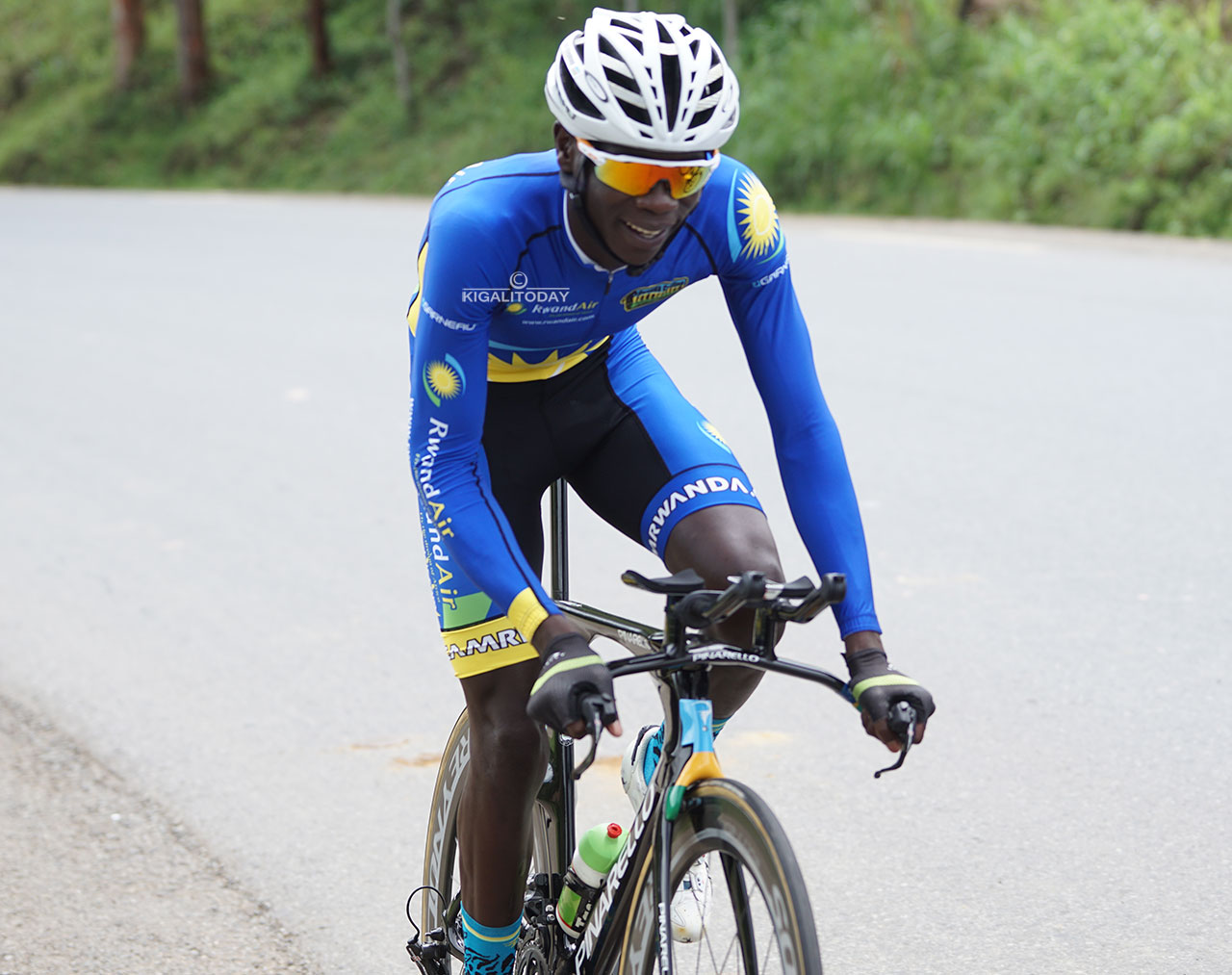 Nsengimana Jean Bosco wegukanye Tour du Rwanda 2015, benshi nawe baramuha amahirwe yo kuyisubiza