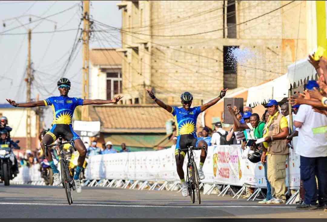 Areruya Joseph na Mugisha Samuel hamwe na Team Rwanda baheruka kwegukana Tour de L'Espoir yabereye mur Cameroun