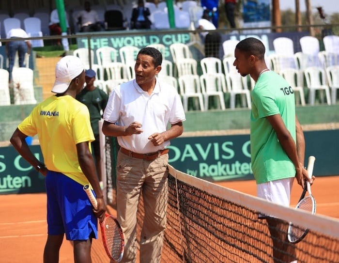 Niyigena Etienne wa team Rwanda ubwo yari agiye guhangana na Liova Ayite Ajavon