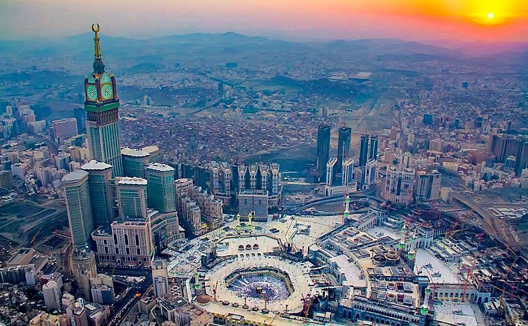 Umujyi wa Macca muri Saudi Arabia uberamo umutambagiro mutagatifu
