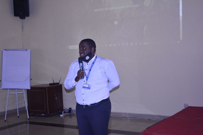 Nshuti Thierry yaganirije abatoza mu by'ubuhinzi bazajya gusakaza gahunda ya "Smart Nkunganire"