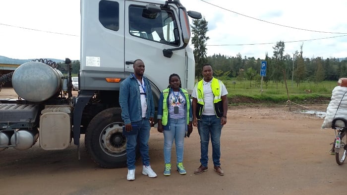 Uhereye ibumoso, Rutaremara Antime, Ishimwe Florence, Noel Nkurikiye, bose bakaba ari abashoferi b