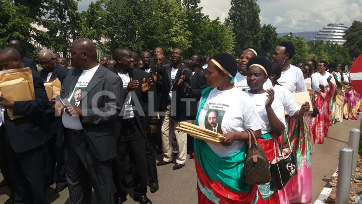 Bari bazanye amabaruwa bahawe n