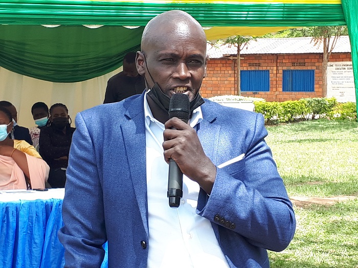 Badege Sam avuga ko mu bafite ubumuga hamaze kwiga benshi ku buryo bagabanyiriza umutwaro imiryango yabo na Leta