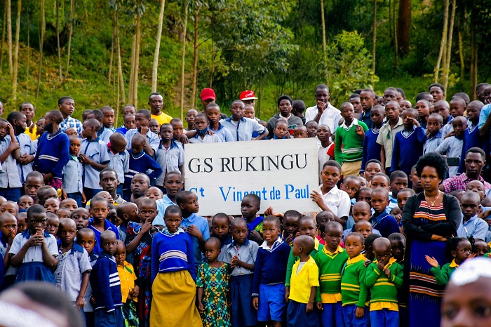 Abana baturutse mu mashuri Gatolika yo muri Arkideyosezi ya Kigali bari bitabiriye ibyo birori