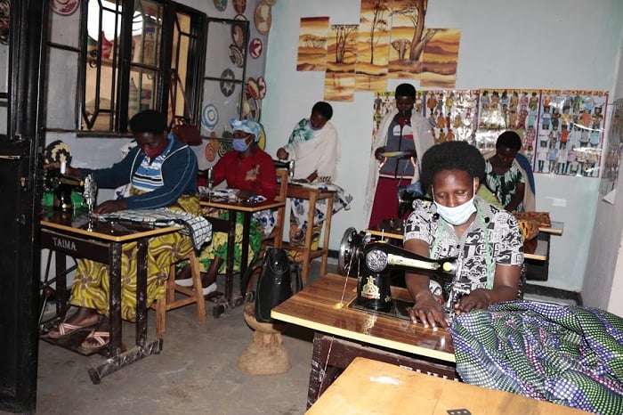Nyuma yo kuvurwa uburwayi bwo mu mutwe, bigishijwe kudoda