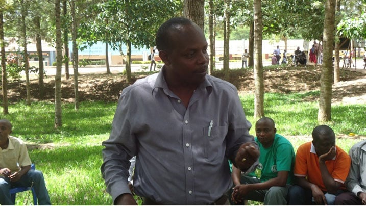 Muganwa yasabye abacuruzi gukorera hamwe no kwishyura imisoro.