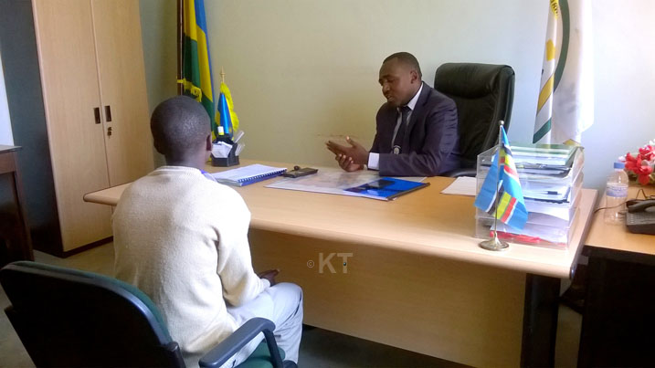 Akarere karateganya guhugura abakozi kugira ngo seivise zinozwe