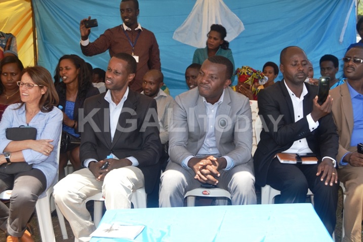 Ubuyobozi bw'akarere n'ubwa AEE bwari bwitabiriye iri murikabikorwa.