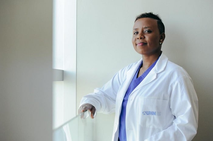 Dr. Claire-Karekezi, Umunyarwandakazi wa mbere ubaga ubwonko