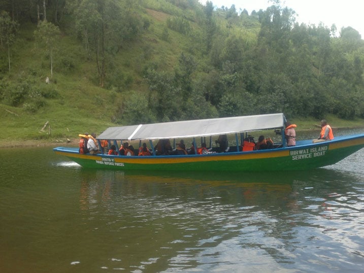 RDF yashyikirije ubwato abatuye Birwa I ngo bujye bubafasha mu ngendo. 