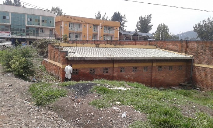 Hari abihagarika ahadakwiye bitewe no kwinubira isuku nke mu bwiherero