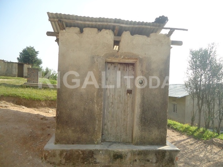 Ubwiherero bw'abayobozi gusa nibwo bukinze bukanasakarwa ariko nabwo burashaje.