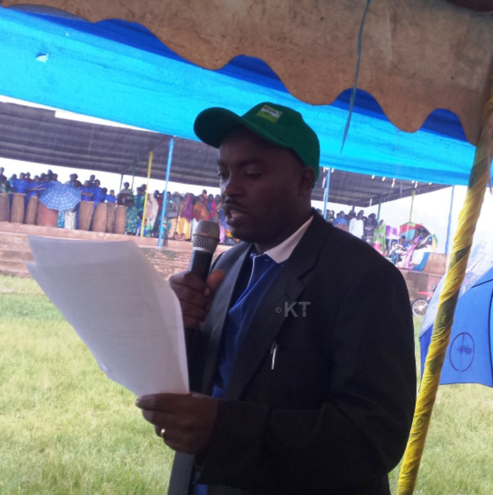 Uhagarariye umushinga wa REACH-T ushinzwe ku rwanya imirimo mibi ikoreshwa abana cyane mu cyayi yavuze ko imirimo mibi igira ingaruka nyinshi