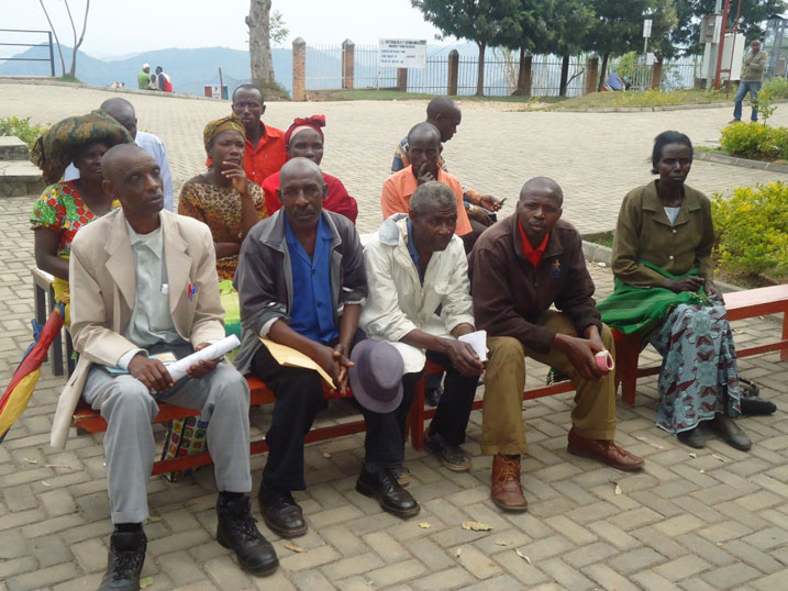 Muri rusange umubare w'abazana ibibazo ku rwego rw'akarere waragabanutse.
