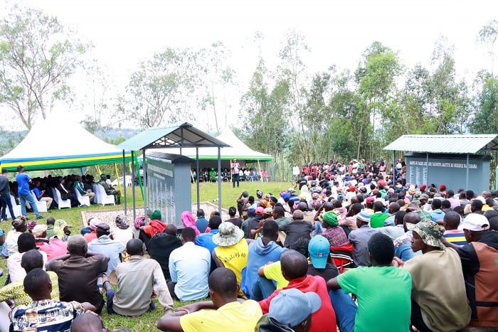 Umuganda wibanze ku bikorwa byo gusukura inzibutso za Jenoside