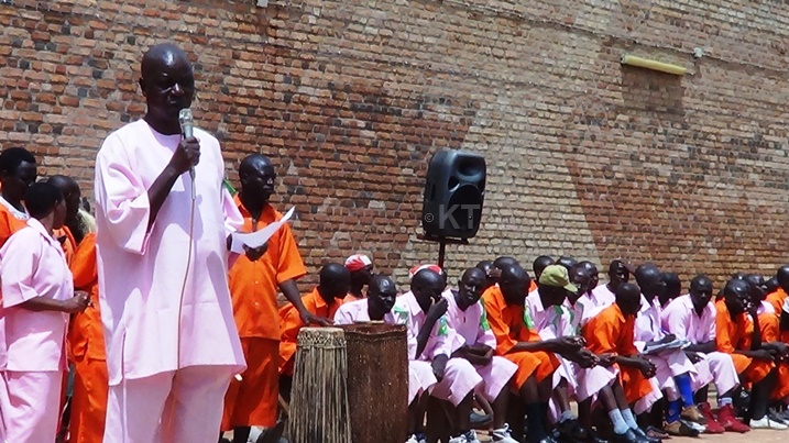 Umugororwa uhagarariye abandi muri Gereza ya Muhanga avuga ko hakiri abantu batererana abagororerwa muri gereza.