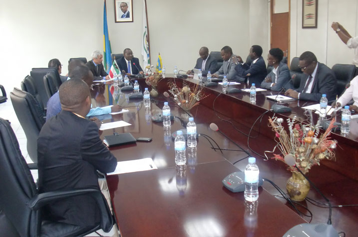 Umuhanda Nyagatare-Rukomo witezweho kongera ubuhahirane.