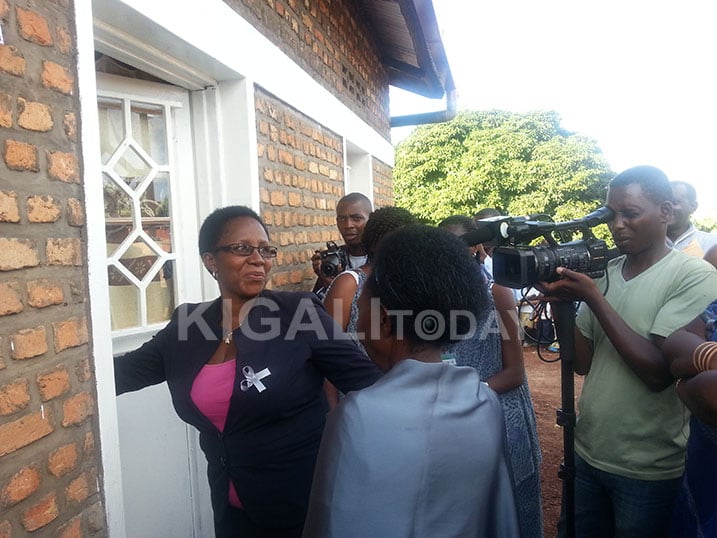 Umuhorakeye afata kumwubakira inzu nko kumurokora bwa kabiri.
