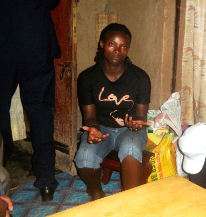 Umuhoza Jeanine avuga ko acumbikiwe n'umugiraneza arindiye ibintu ko isaha ku isaha yasohorwa.