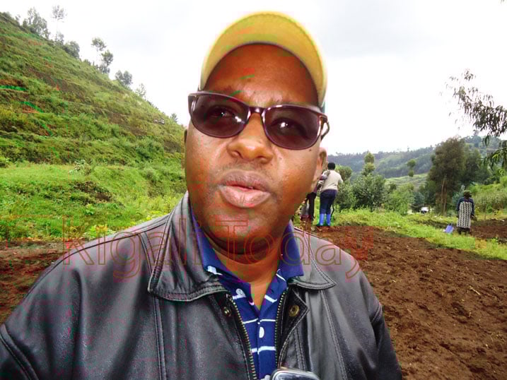 Umuhuzabikorwa w'Umushinga RV3CBA Prime Ngabonziza avuga ko muri uku kwezi bazatangira gusiza ahuzubakwa umudugudu w'icyitegererezo w'abakuwe mu manegeka.