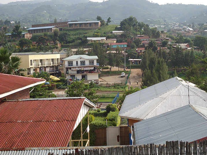 Bamwe mu batuye umujyi wa Kibuye, mu Murenge wa Bwishyura bavuga ko nta makuru bafite ku gishushanyo mbonera.