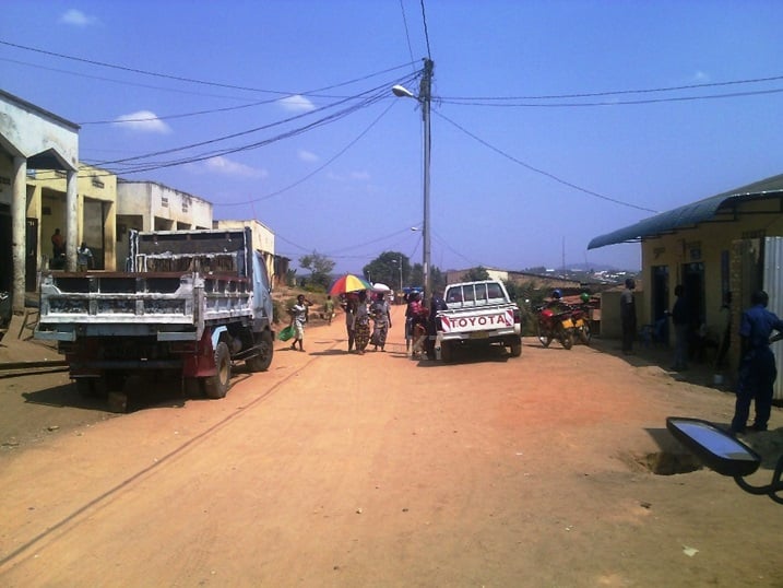 Umujyi wa Muhanga ugizwe ahanini n'imihanda y'igitaka ikaba igiye gutangira gukorwa.